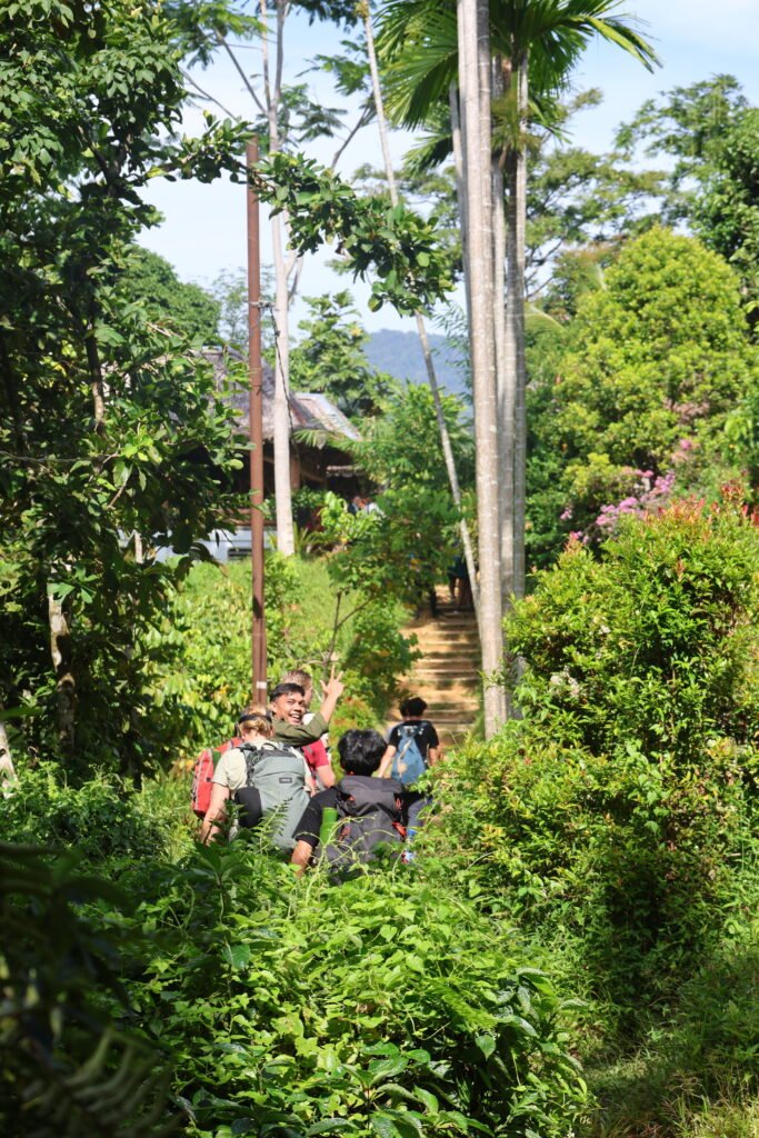 combo trek batu katak & bukit lawang